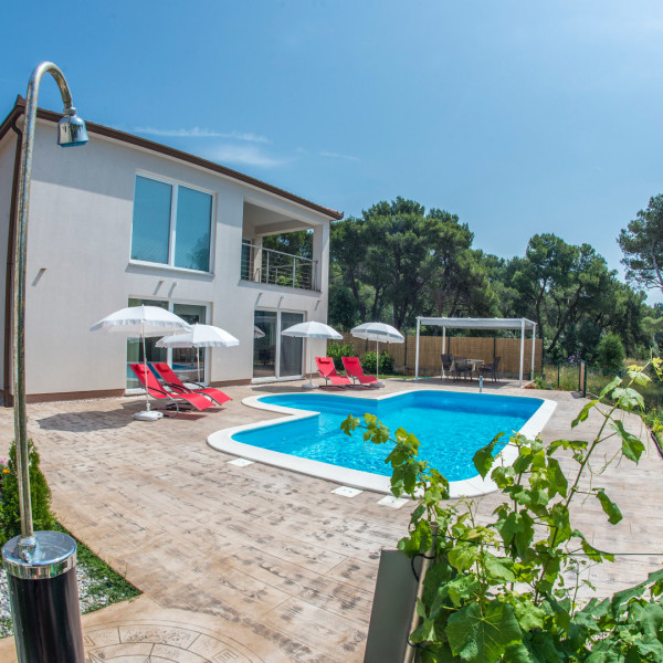 Apartment Karasi, Karasi - vacation house and apartment with pool in Pomer, Istria - Croatia Pula