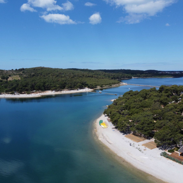 Apartment Karasi, Karasi - vacation house and apartment with pool in Pomer, Istria - Croatia Pula