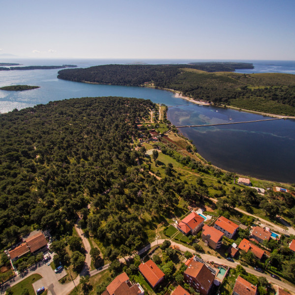 Villa Ivo, Karasi - vacation house and apartment with pool in Pomer, Istria - Croatia Pula