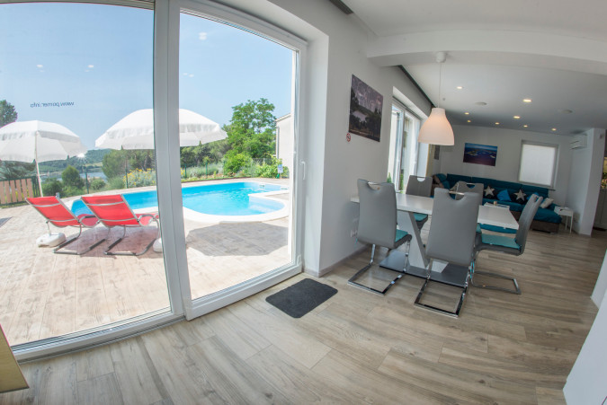 Apartman Karasi, Karasi - kuća za odmor i apartman s bazenom u Pomeru, Istra Pula